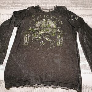 💥AFFLICTION Charcoal Long Sleeve with Green Skull Design
